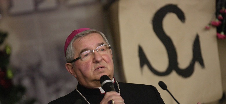250 tys. zł odprawy. Ile zarabia arcybiskup Głódź?