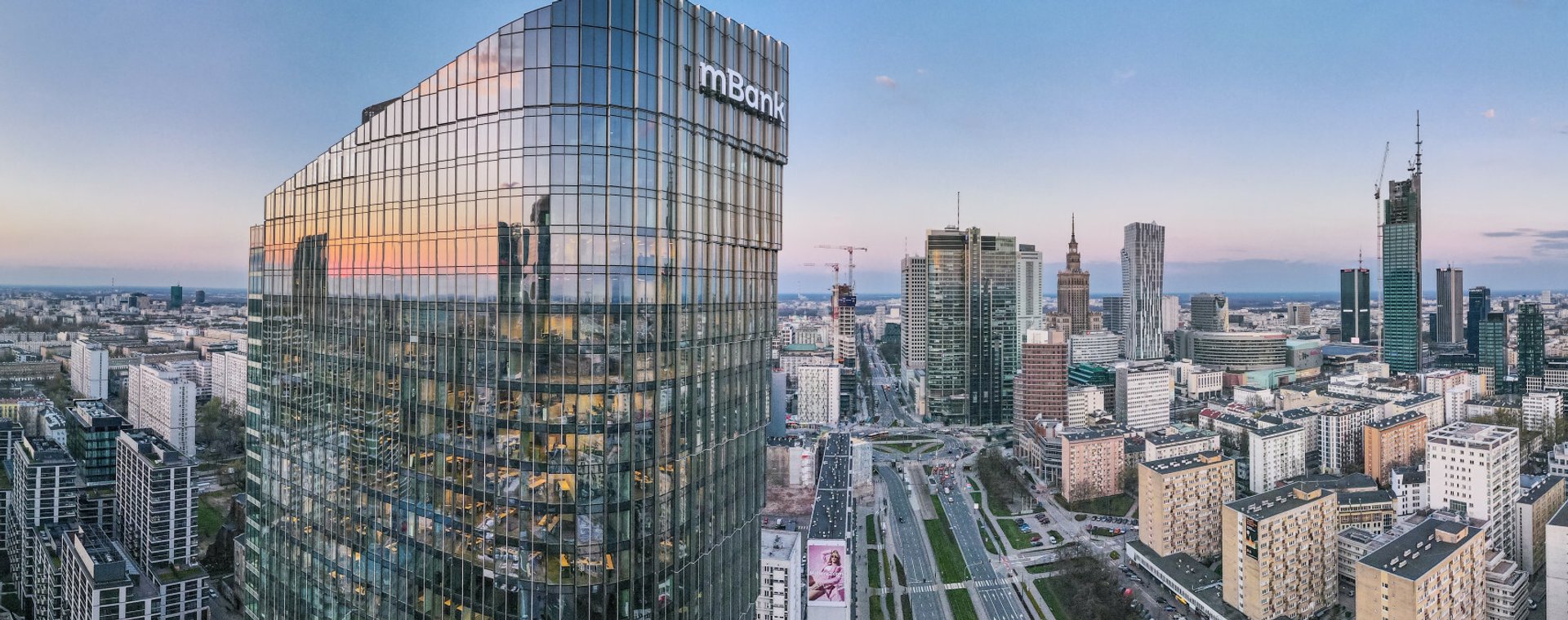 Na inwestycji w Mennica Legacy Tower stracić mogą zwykli ludzie.