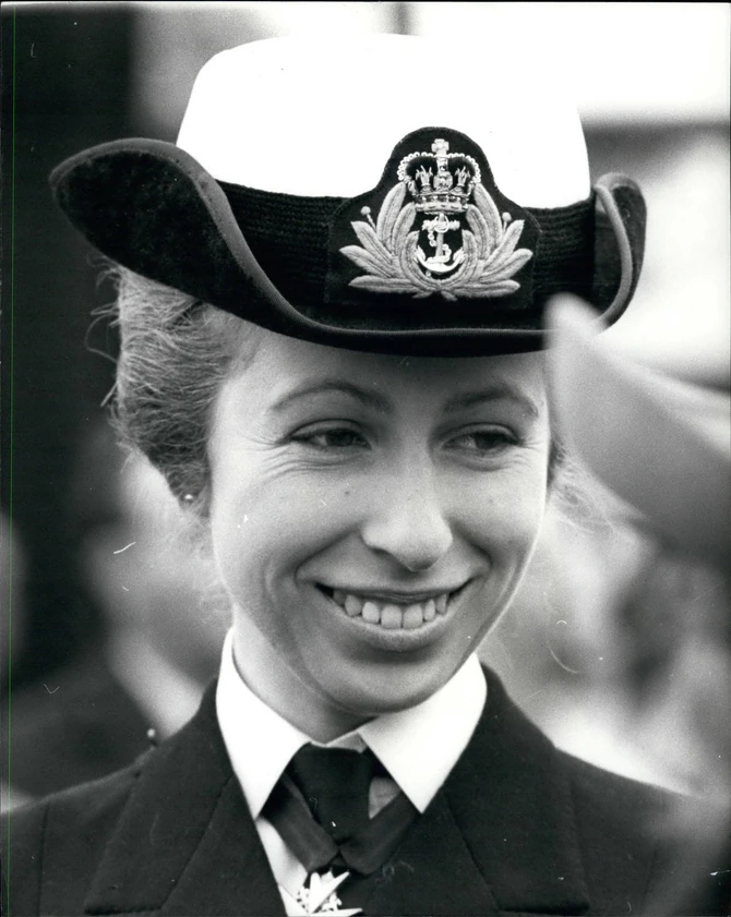 Princeza Ana na vojnoj ceremoniji u Velikoj Britaniji, 1974.