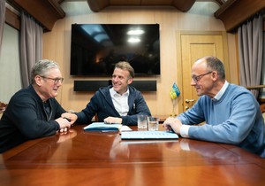 Starmer, Makron i Merc u vozu