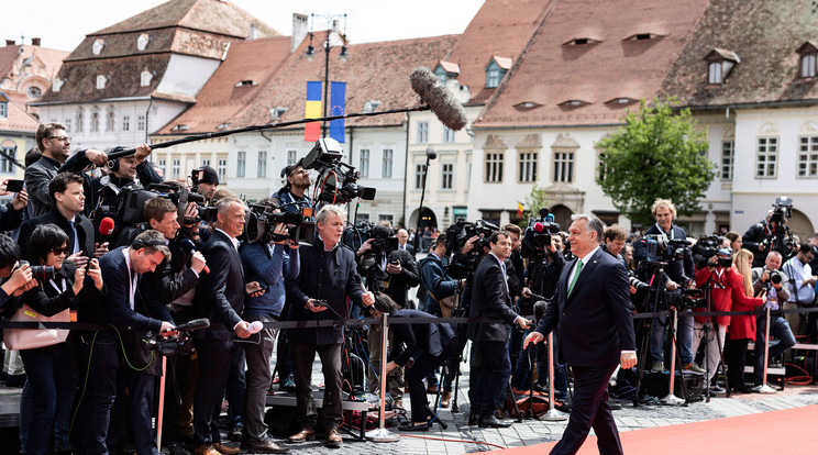 Orbán Viktor Nagyszebenben a rendkívüli EU-csúcson / MTI/Miniszterelnöki Sajtóiroda/Szecsődi Balázs