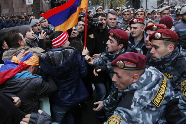 Protesty przeciw Putinowi w Armenii. "Nie chcemy do ZSRR"