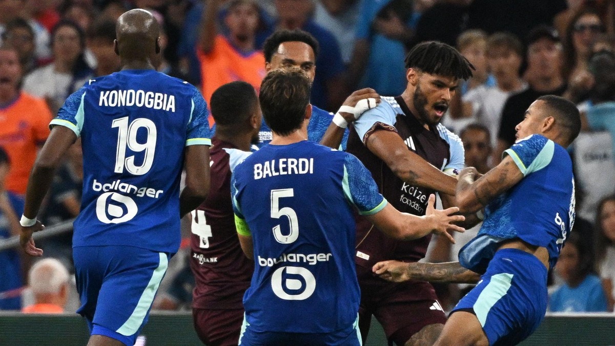 Kopnął rywala i zaczął się śmiać. gwałtownie tego pożałował. Sceny jak z MMA [WIDEO]