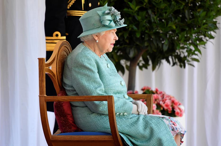 II. Erzsébet királynő először a nyilvánosság előtt a járvány kezdete óta / Fotó: Gettyimages