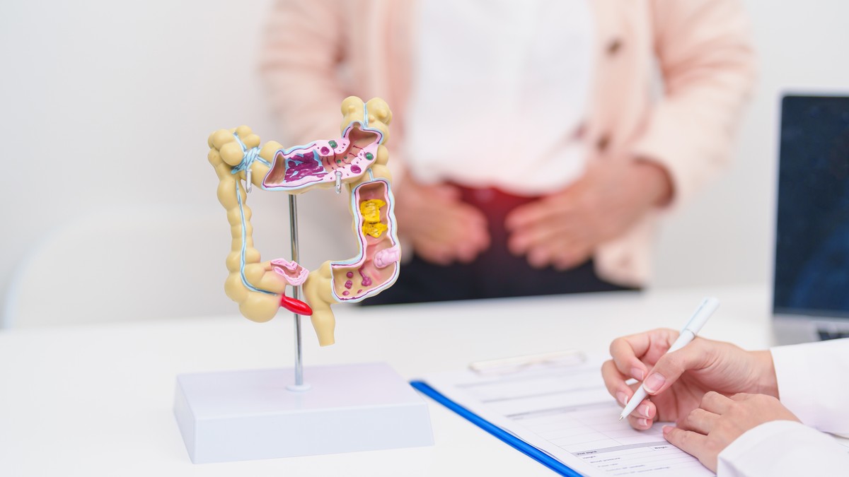 Kako se oseća bol kod raka debelog creva: Znaci upozorenja koji se lako previde