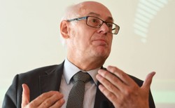 Prof. Krasnodębski chce debaty z Kopacz i Millerem. "Bo wiem, że po naszej stronie są lepsze argumenty"