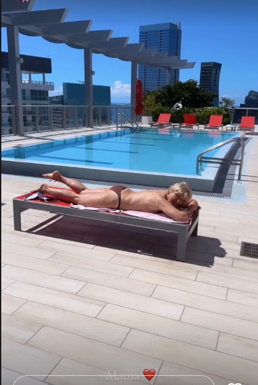 Majka Stanije Dobrojević u toplesu