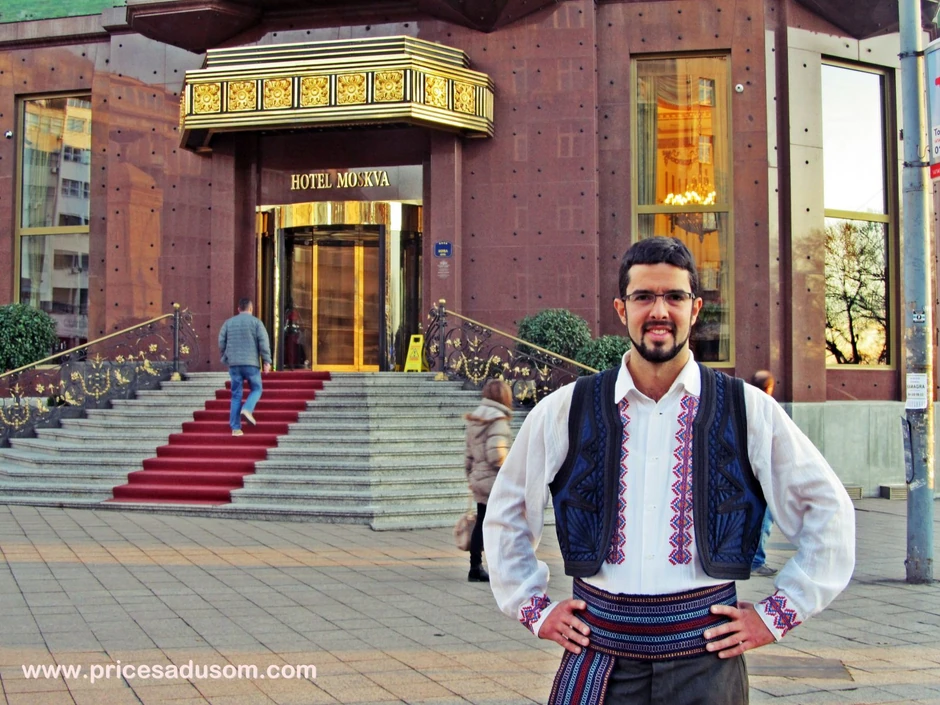 Željko ispred hotela "Moskva"