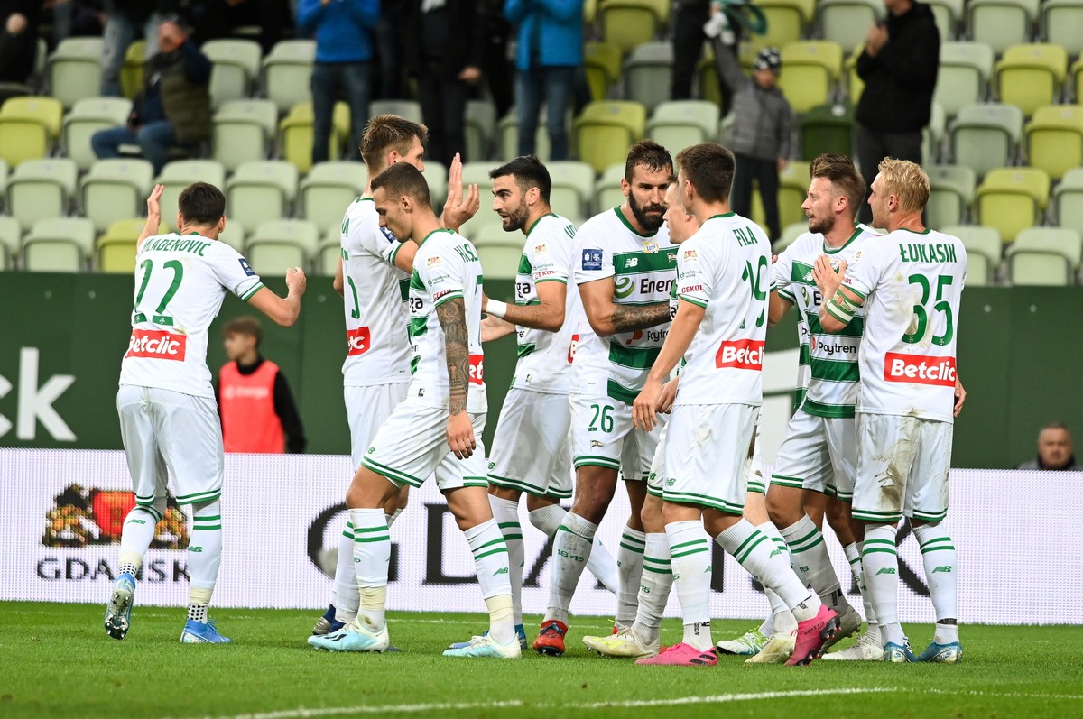 Puchar Polski: Piast w Skierniewicach, Lechia w Wejherowie, Legia w Niepołomicach