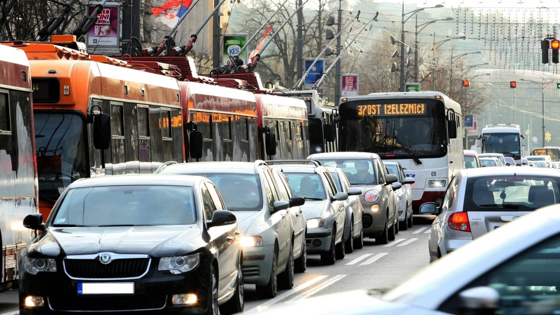 Gužve u Beogradu nisu samo dosadne - one nas i koštaju!