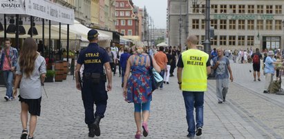 Strażnicy miejscy chodzą... trójkami!