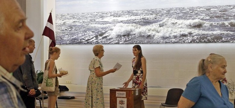 Łotysze "rozpędzili" parlament. W referendum