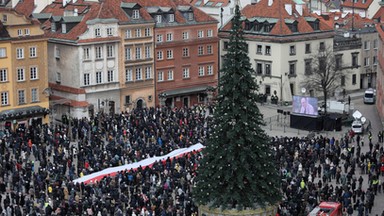 Stołeczny Ratusz: 5 tys. osób żegnało Pawła Adamowicza w Warszawie