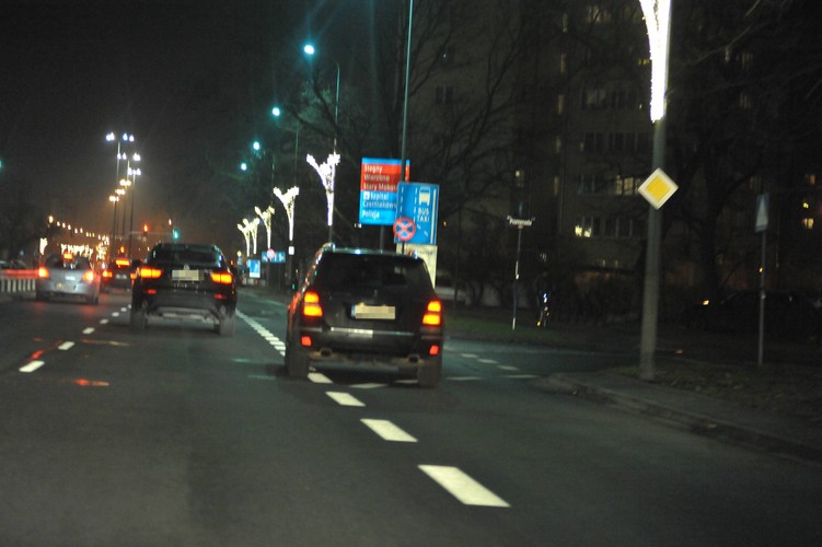 Adam Hofman za kierownicą