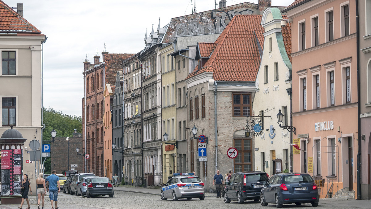 Archeolodzy z UMK odkrywają tajemnice średniowiecznego szpitala, który zachował się na Rynku Nowomiejskim. To drugie badania prowadzone w budynku przy ul. Szpitalnej 4. Badaczom udało się odnaleźć cenne przedmioty wykorzystywane do opieki nad chorymi wiele wieków temu.