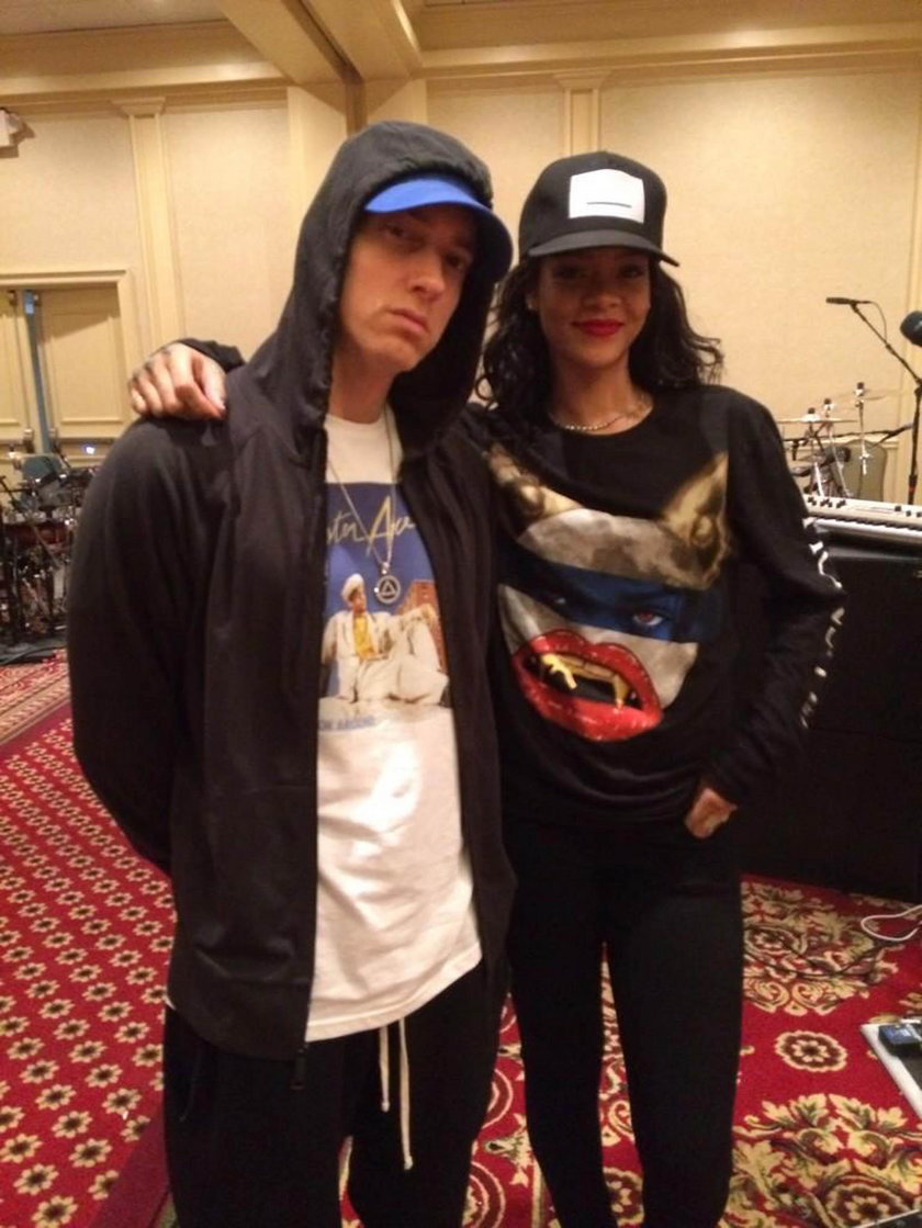 Eminem przeprasza Rihannę na nowej płycie. O co poszło? 