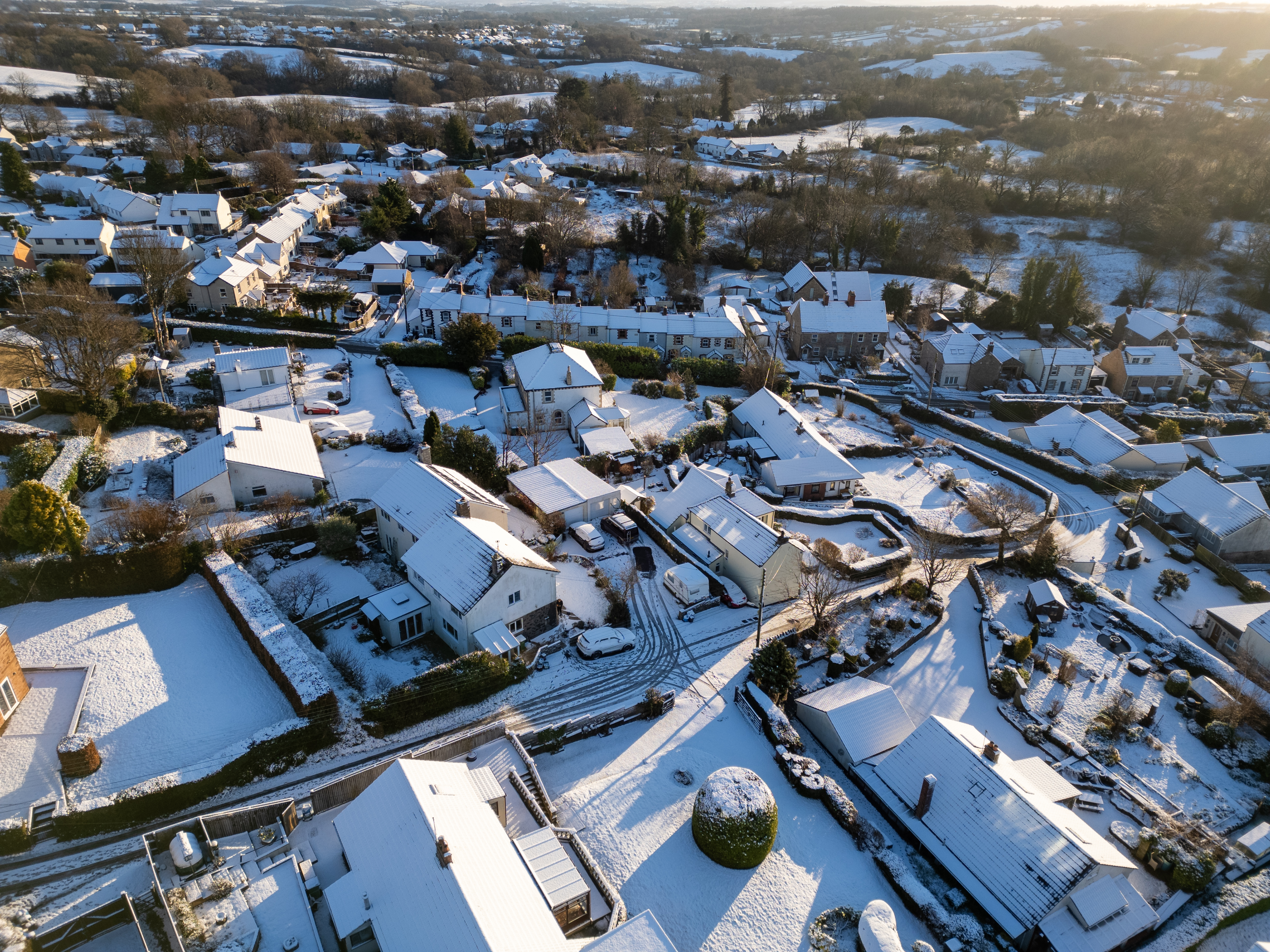 Thousands to get £25 Cold Weather Payments as UK temps hit -7°C