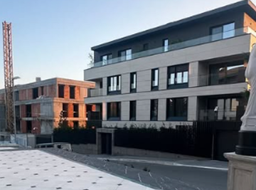 VILETINA NA DEDINJU POMPEZNA KAO SPOMENIK NEZNANOM JUNAKU: Par iz Čačka pokazao kako teku radovi na kompleksu u kom luksuz ne poznaje granice