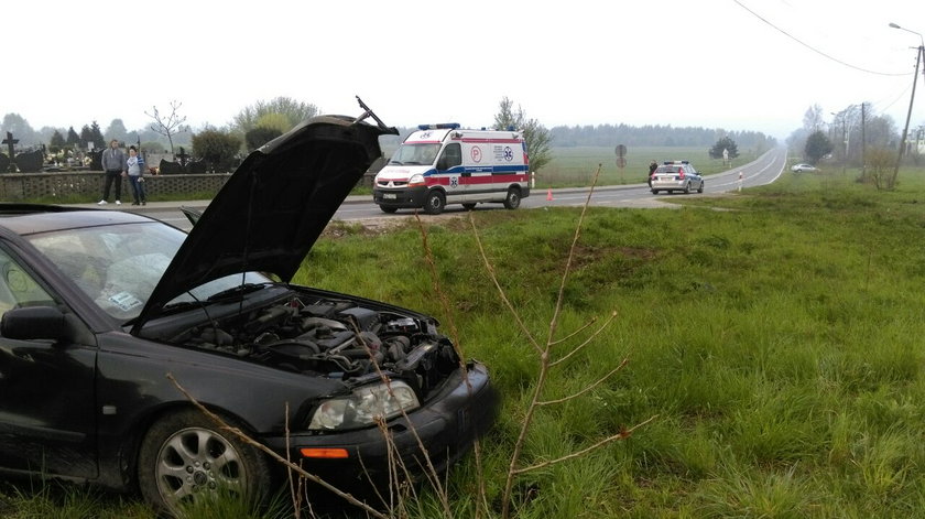 Śmierć niedaleko cmentarza. Auto uderzyło w słup