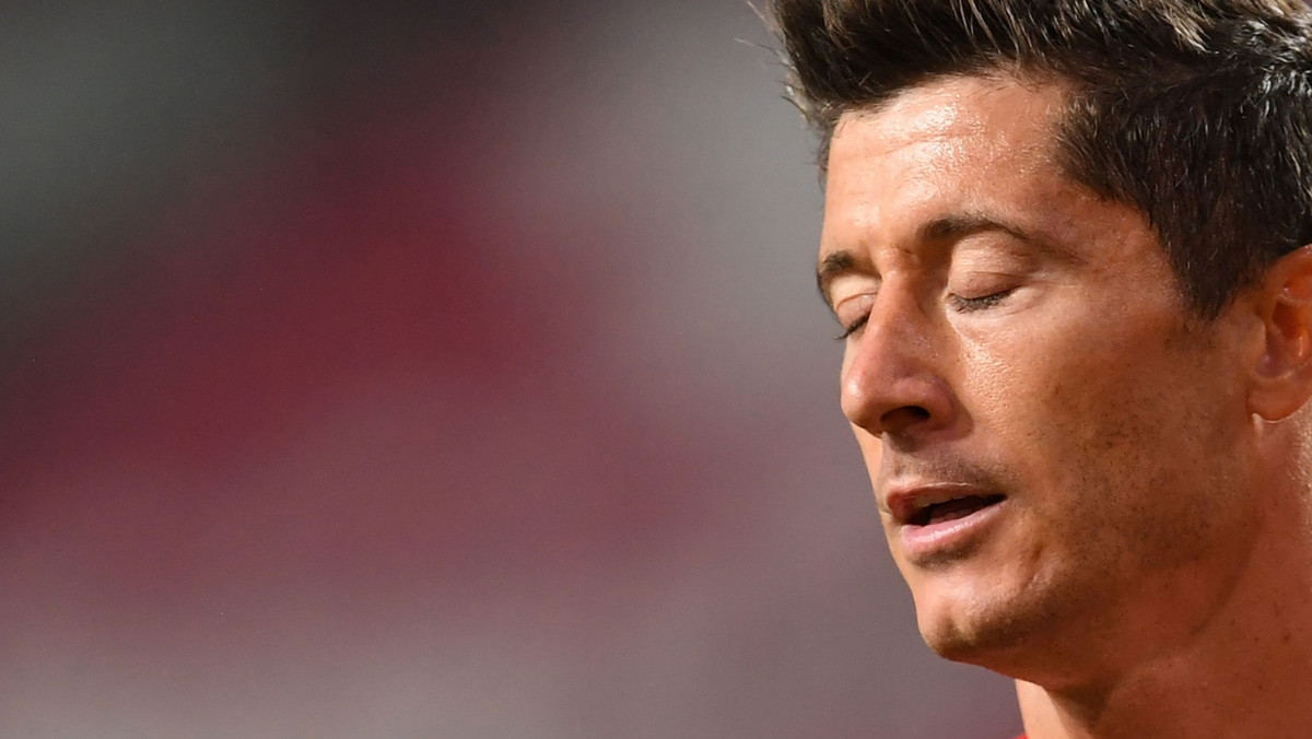 Bundesliga.  Robert Lewandowski chamsko traktowany. Zobacz wideo 