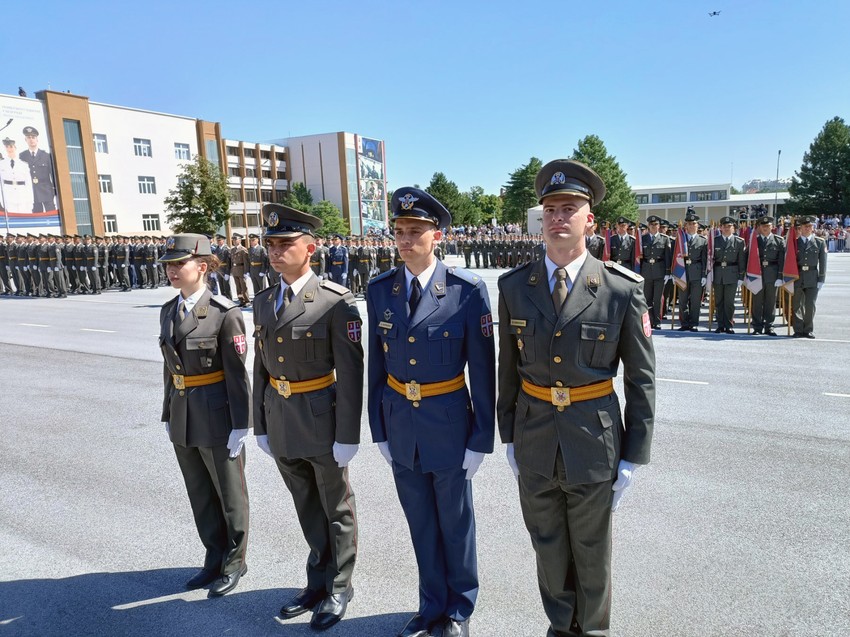 Promocija najmlađih oficira Vojske Srbije u kasarni "General Jovan Mišković" na Banjici.