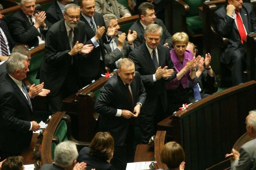 Tak jak się można było spodziewać, zgodnie z zapowiedziami - nowym Marszałkiem Sejmu został dotychczasowy szef klubu parlamentarnego PO - Grzegorz Schetyna