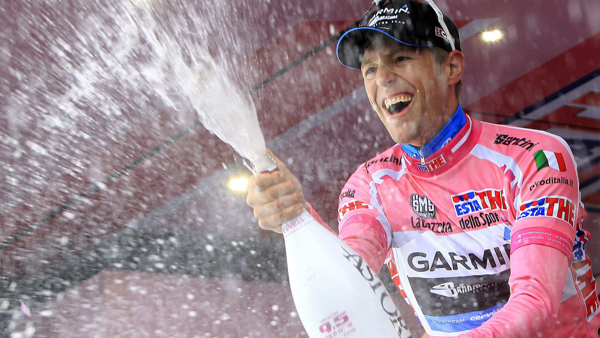 Kanadyjczyk Ryder Hesjedal wygrał 95. Giro d'Italia. To największy sukces w karierze zawodnika grupy Garmin-Barracuda. O losach triumfu zdecydowała "czasówka", która w niedzielę została rozegrana na ulicach Mediolanu.