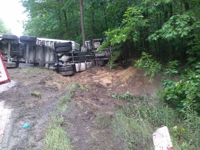 Śmiertelny wypadek na drodze wojewódzkiej nr 964 w Borzęcinie