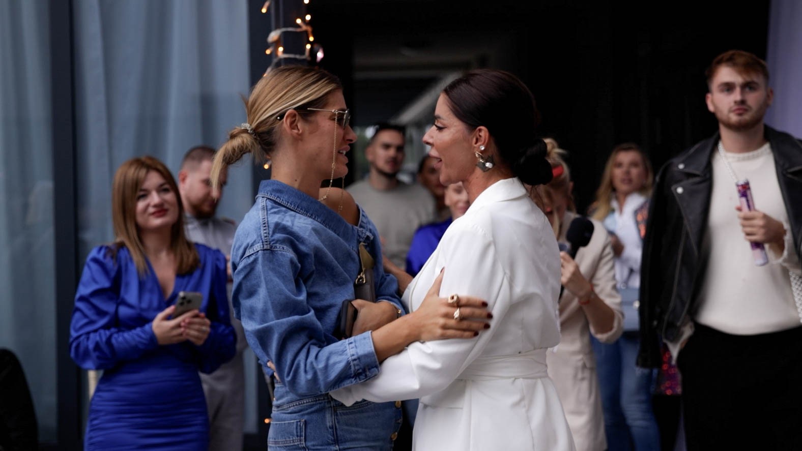 Júlia Švehlová a Jasmina Alagič.