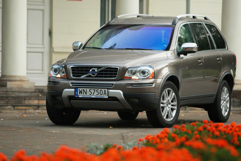 Volvo XC90: za ładny, by po prostu wjechać nim w błoto