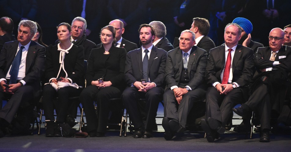 Księżna Koronna Szwecji Victoria (2L), następczyni tronu Luksemburga księżna Stephanie następca tronu Luksemburga książę Wilhelm prezydent Słowacji Andrej Kiska