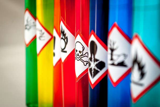 Producenci „wiecznych chemikaliów” ukrywali informacje, że szkodzą one dla zdrowia