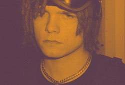 Young Multi zapowiada nową płytę i pokazuje teledysk do nagrania "Skrzydła"