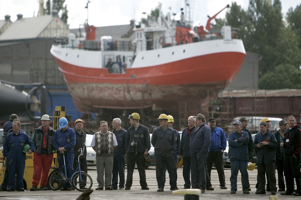 GDYNIA STOCZNIA MARYNARKI WOJENNEJ WODOWANIE