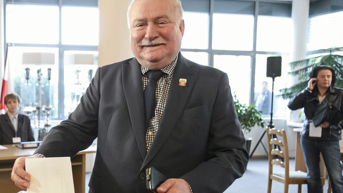 Lech Wałęsa był gościem Konrada Piaseckiego w Kontrwywiadzie RMF FM. Pytany o ocenę debaty zwraca uwagę na możliwości oraz logikę. – Logiki było więcej u prezydenta – stwierdził. Dlatego, jego zdaniem, "wybory wygra jednak Bronisław Komorowski".