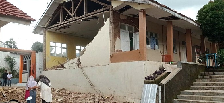 Trzęsienie ziemi na Jawie. Rośnie bilans ofiar śmiertelnych