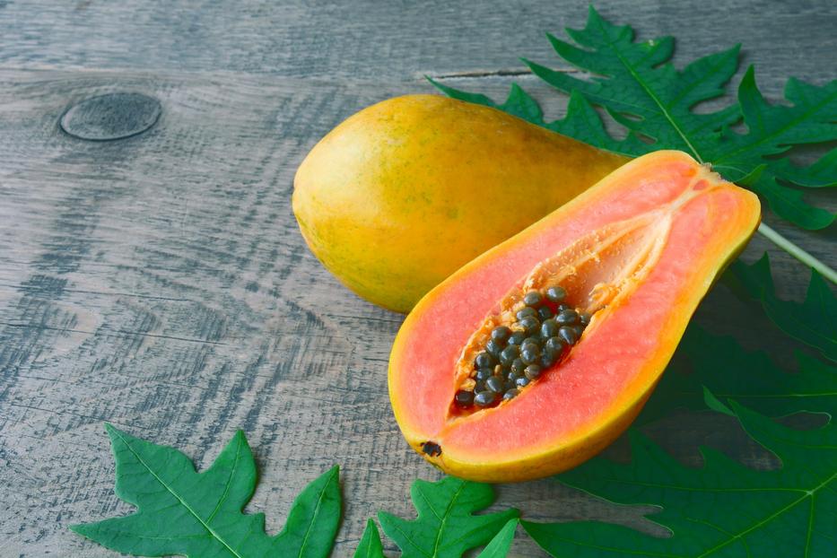 Nemcsak finom, de igen hasznos is a papaja, fotó: iStock