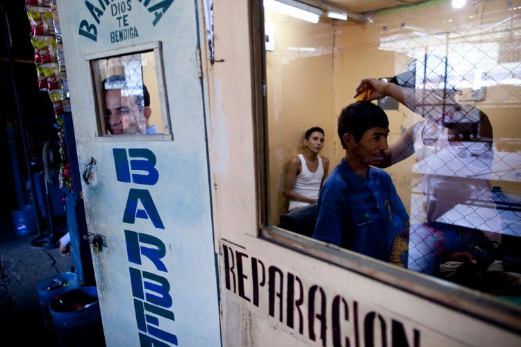 Ponure więzienie w San Pedro Sula