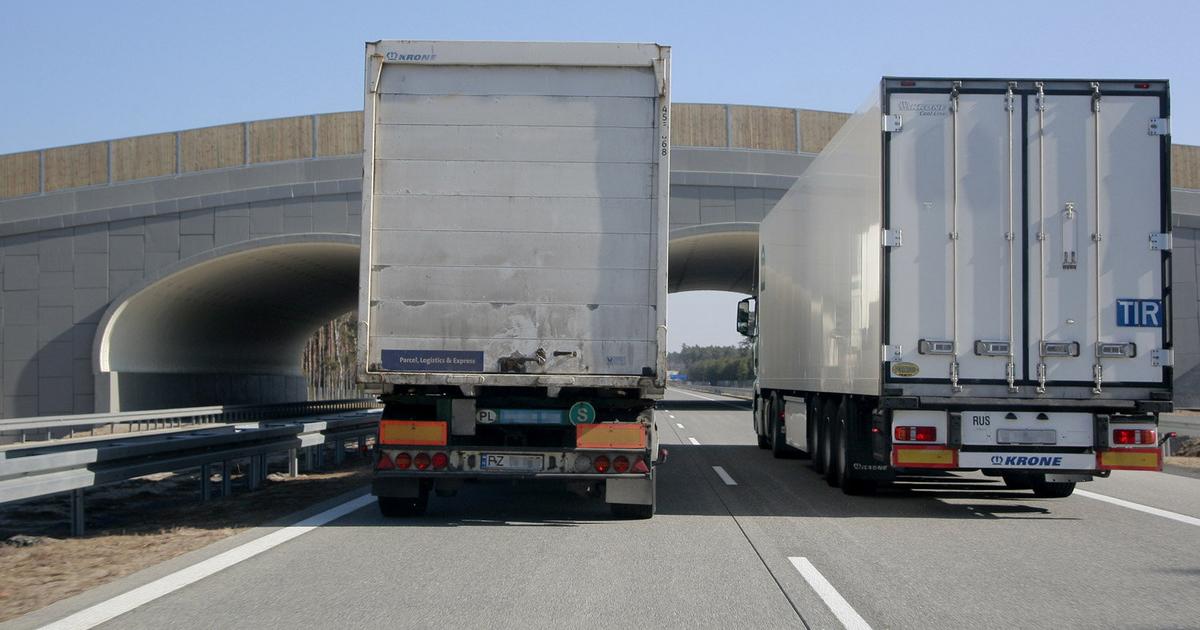  Wyprzedzanie ciężarówek na autostradach ma się dobrze. Nie wolno, ale można