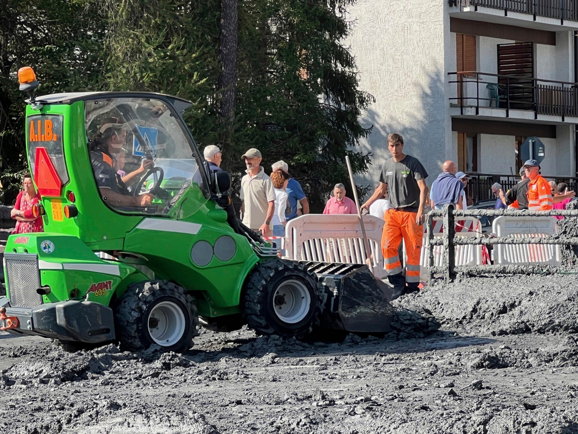 Dážď a zosuvy pôdy spôsobili veľké škody v alpskej obci Bardonecchia.