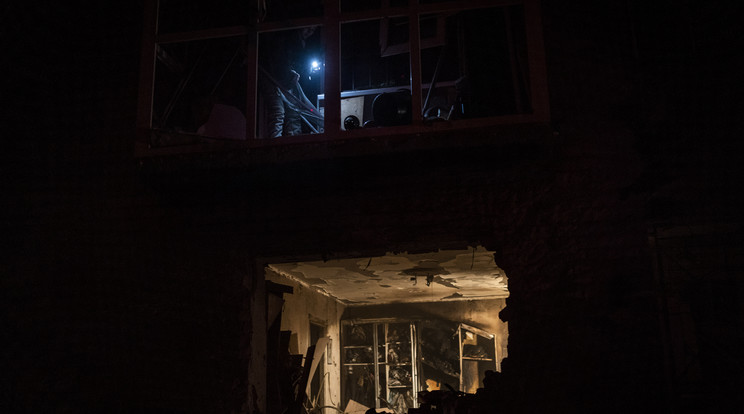 Újra elment az áramellátás Herszonban / Fotó: MTI/AP/Bernat Armangue