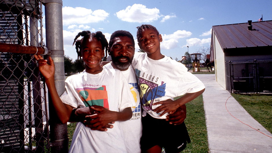 Richard Williams z córkami Venus (po lewej) i Sereną (po prawej) w 1991 r. 