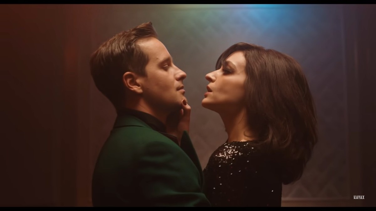 Maria Dębska i Krzysztof Zalewski w teledysku do piosenki "Nie będzie romansu"
