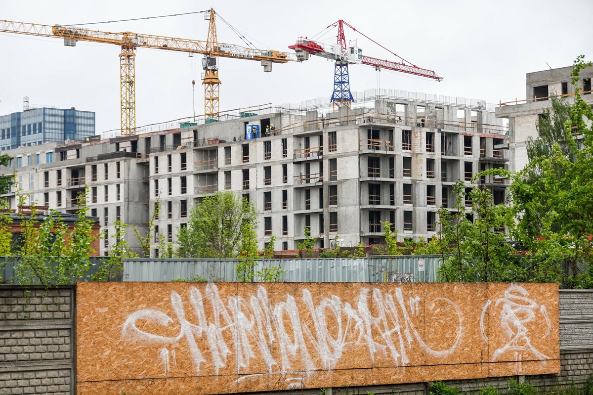Minister zapowiada ofensywę prawną przeciw deweloperom. "Pora wyjąć kolejną cegiełkę"