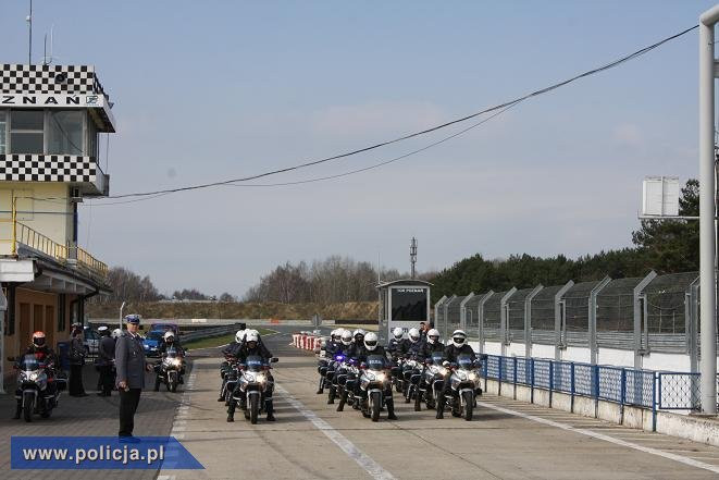 Szkolenie policjantów na motocyklach