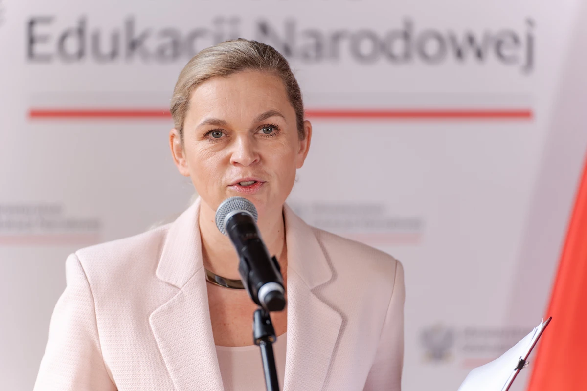 "A global phenomenon" in Polish schools. Barbara Nowacka wants to change the bizarre regulation