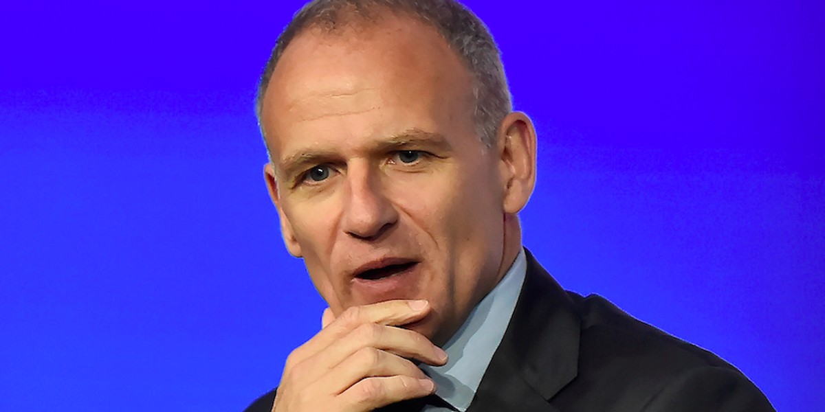 Tesco CEO Dave Lewis gets a £2.3 million bonus — but its less than last year