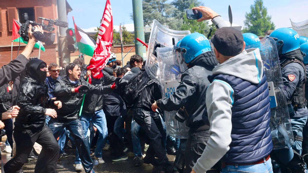 Sukob demonstranata i policije u Torinu
