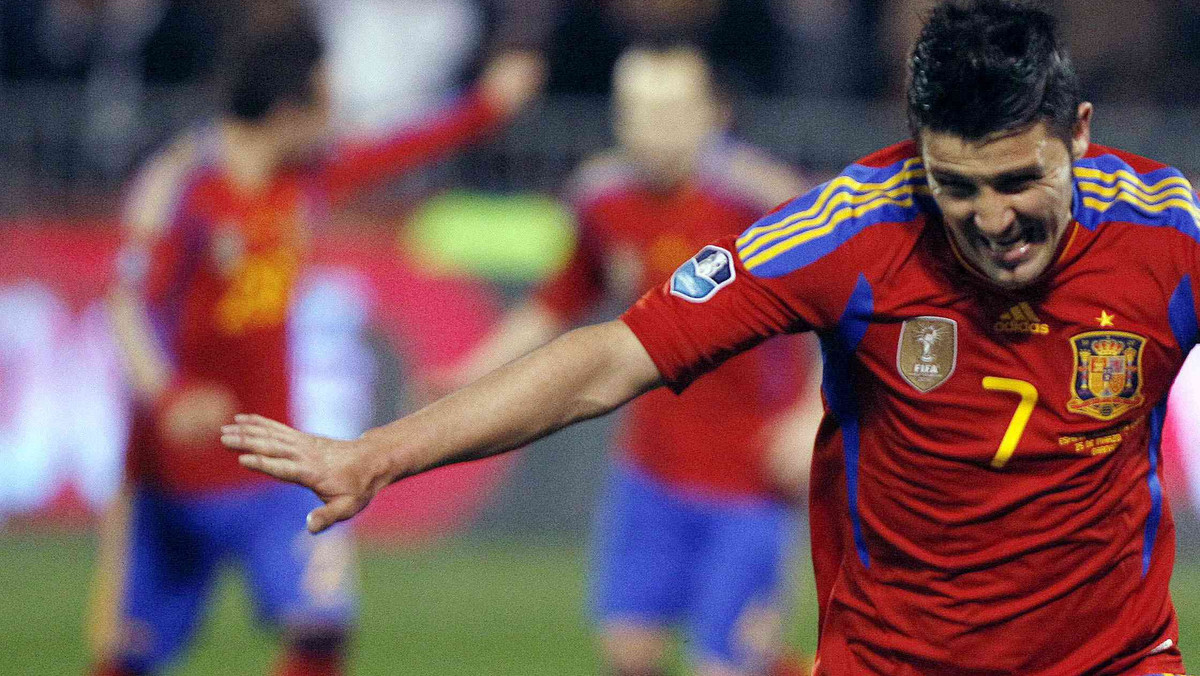 David Villa po tym, jak zdobył dwa gole w meczu z Czechami (2:1), stał się najlepszym strzelcem reprezentacji Hiszpanii w historii. Snajper FC Barcelony uczcił to, zamieszczając klip wideo ze swoimi bramkami w portalu społecznościowym Facebook.