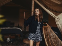 "Stworzone, by się wyróżniać". Piękna Anna Wendzikowska w kampanii swojej marki odzieżowej